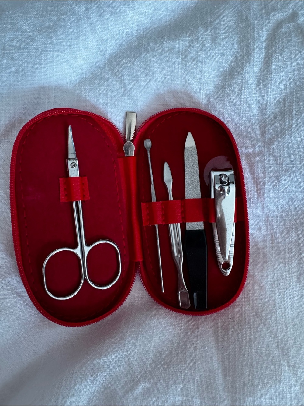 New NCLA MANI E.R. Travel Manicure Kit - Picture 2 of 2